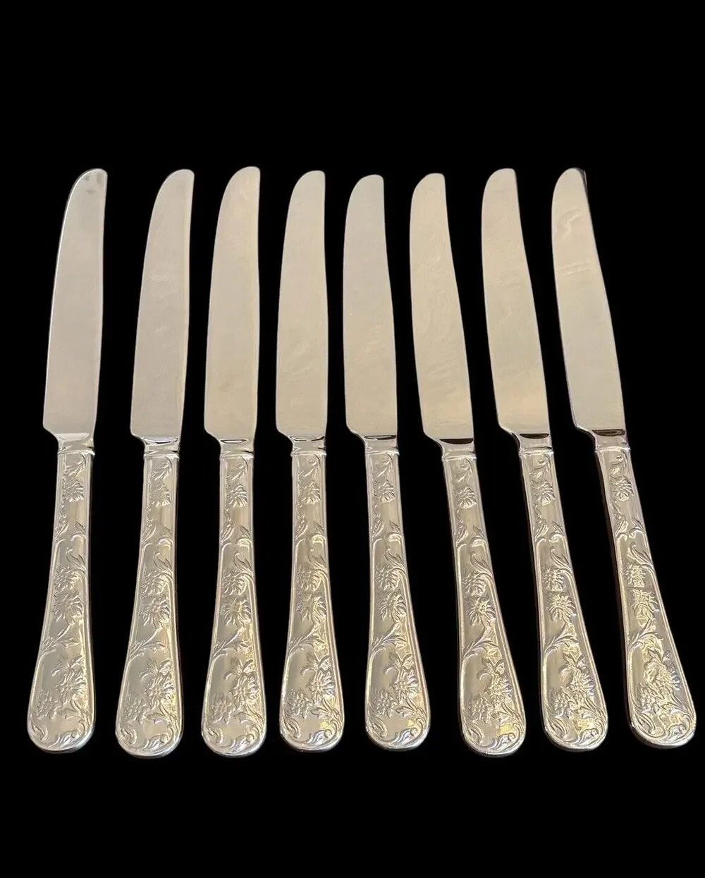Reed & Barton Queen’s Garden 8 Dinner Knives Glossy Stainless Flatware (T)